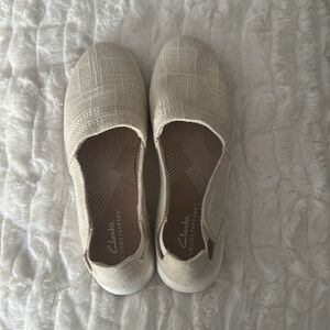 Clark’s cloudstepper flats